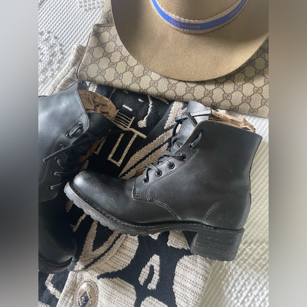 FRYE | Short Lug Lace Up Boots